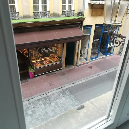 Apartment Le Fournirue T2 *