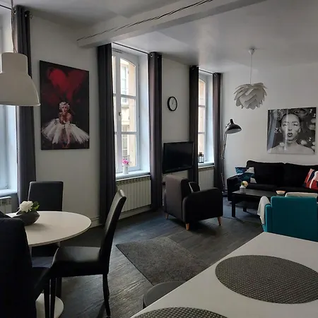 Le Fournirue T2 Apartment